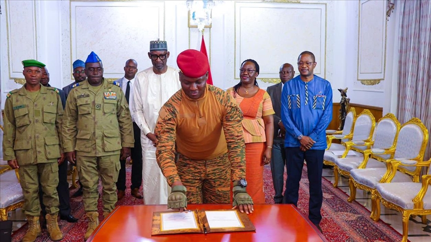 Grand Entretien - Retrait du Mali, du Burkina et du Niger de la Cédéao : ces pays « veulent imposer leurs propres agendas de transition »