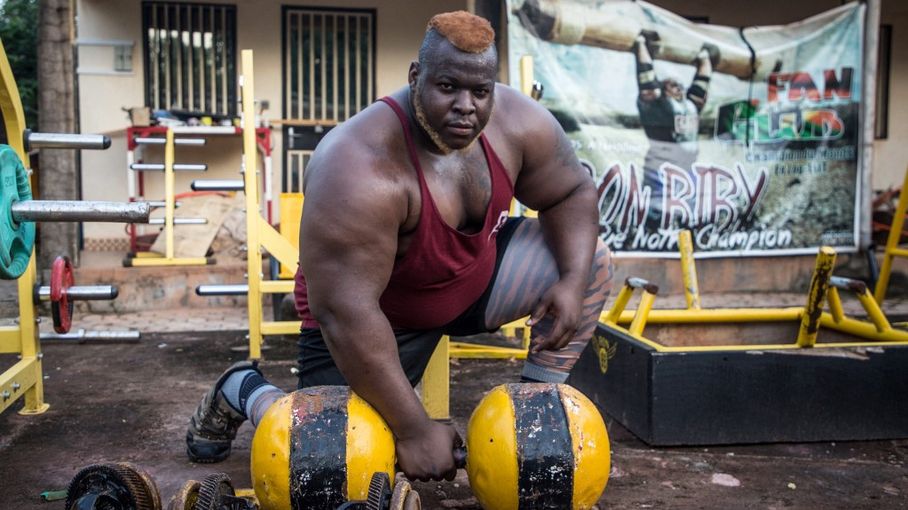 Comment la musculation et le bodybuilding déferlent sur le Burkina Faso inspiré par Iron Biby